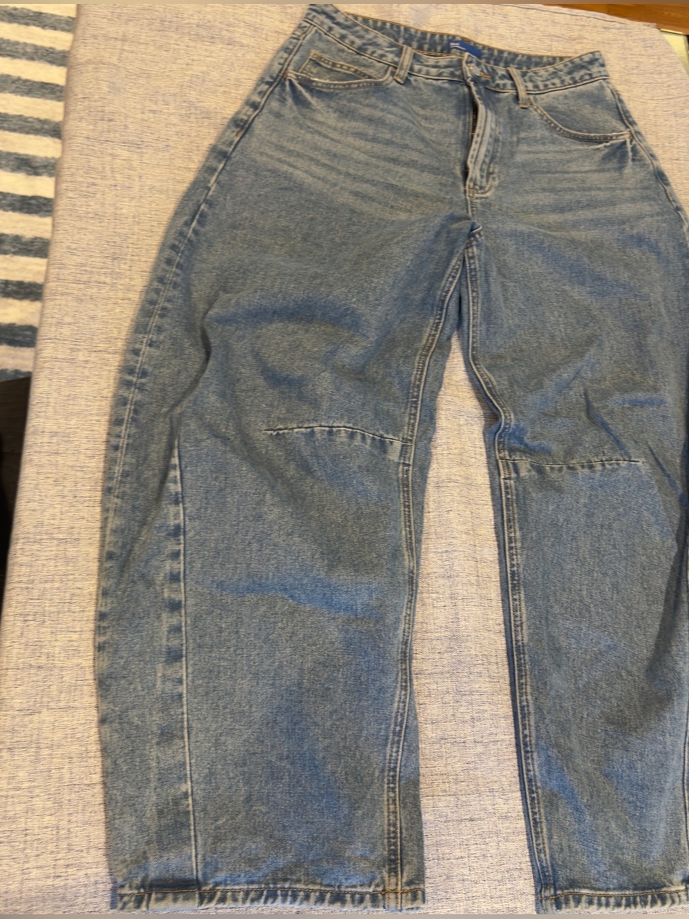 Wide-Leg Barrel High-Rise Jeans in Washed Blue Denim